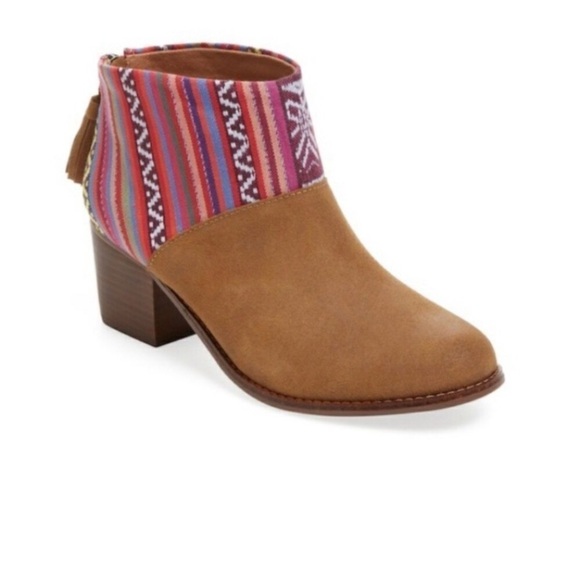 Toms Leila Ankle boot, tan, Aztec print, suede, western, 5.5 - Picture 2 of 8